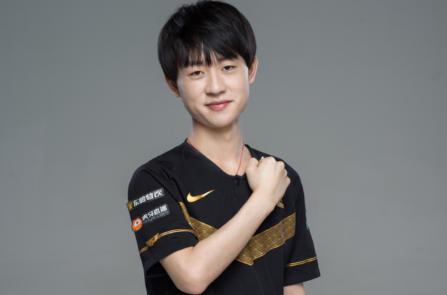 这位年轻球 这位年轻球